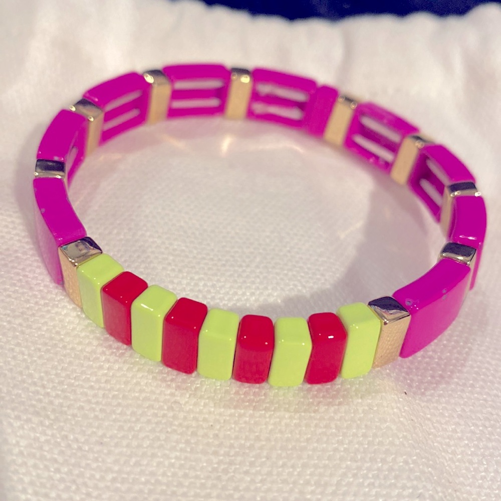 Roxanne Assoulin pink bracelet